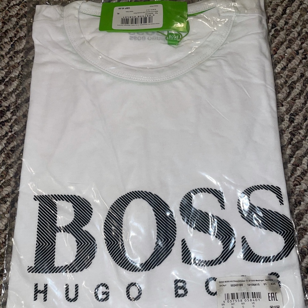 White hugo boss big logo tshirt - Picture 2 of 3